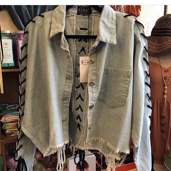 Cropped jean jacket - Picture 1 of 4